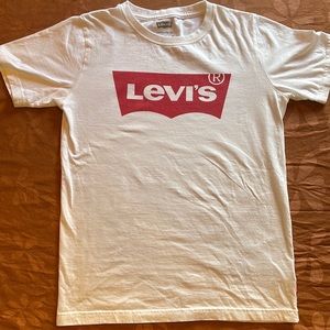 LEVI'S Red Original Logo White Tee Shirt (T-Shirt), Size Boy's Medium, unisex